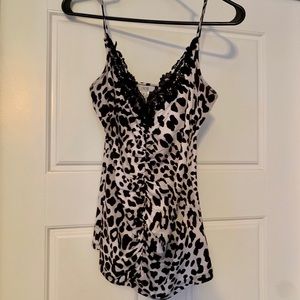 Black and white silk cheetah print Cache top